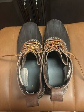 L L Bean Men's Leather top laced up dark brown and tan boots- size HM / 10